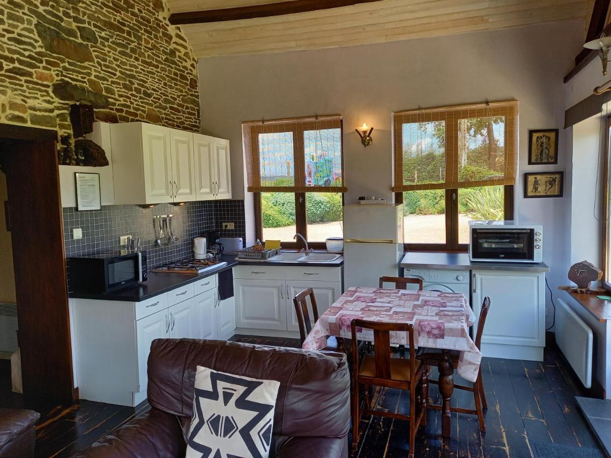 La Gasteboisiere With Swimming Pool And Games Room Le Mesnil-Adelee Bagian luar foto