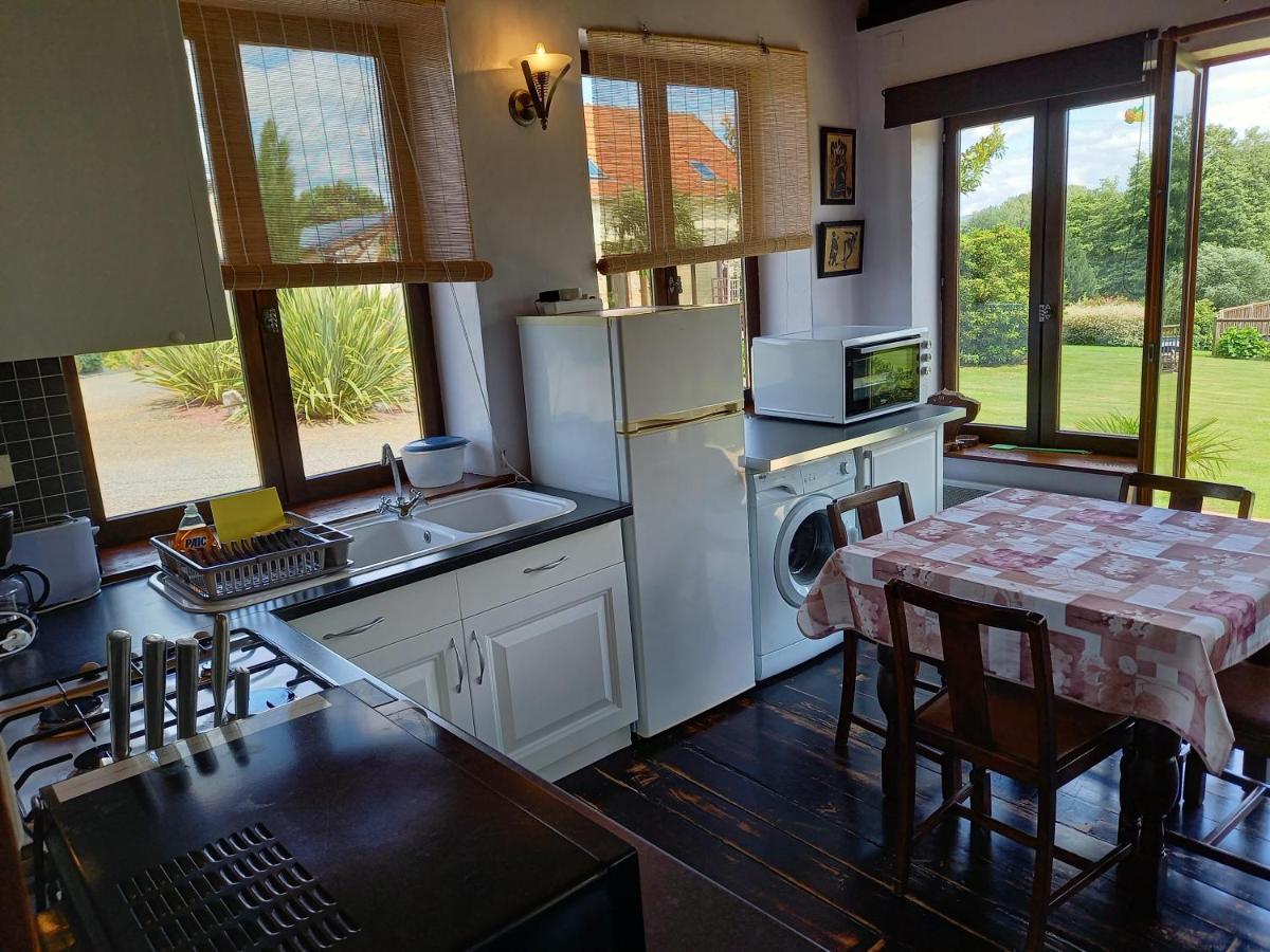 La Gasteboisiere With Swimming Pool And Games Room Le Mesnil-Adelee Bagian luar foto